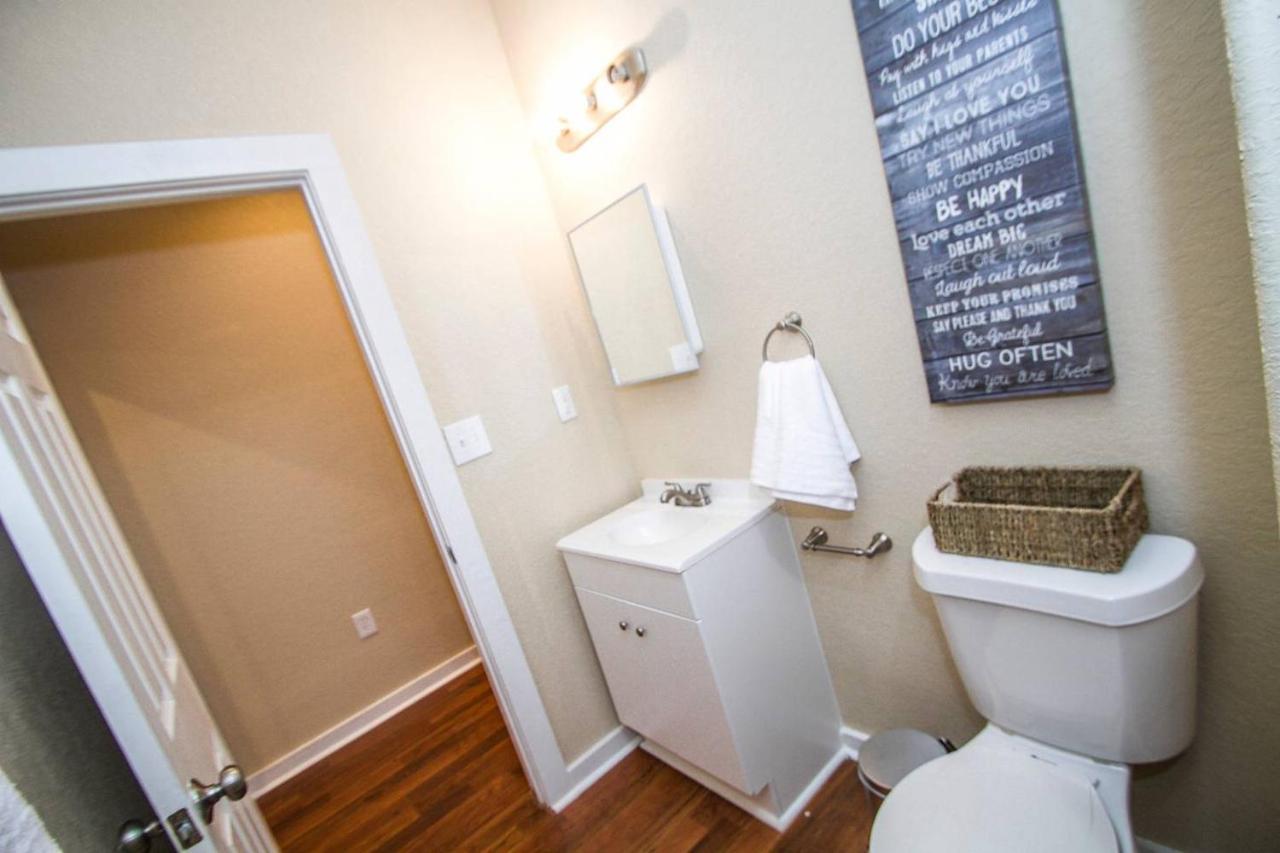 شقة Hackberry St #A Renovated 2Br/2Ba Near Downtown سان أنطونيو المظهر الخارجي الصورة