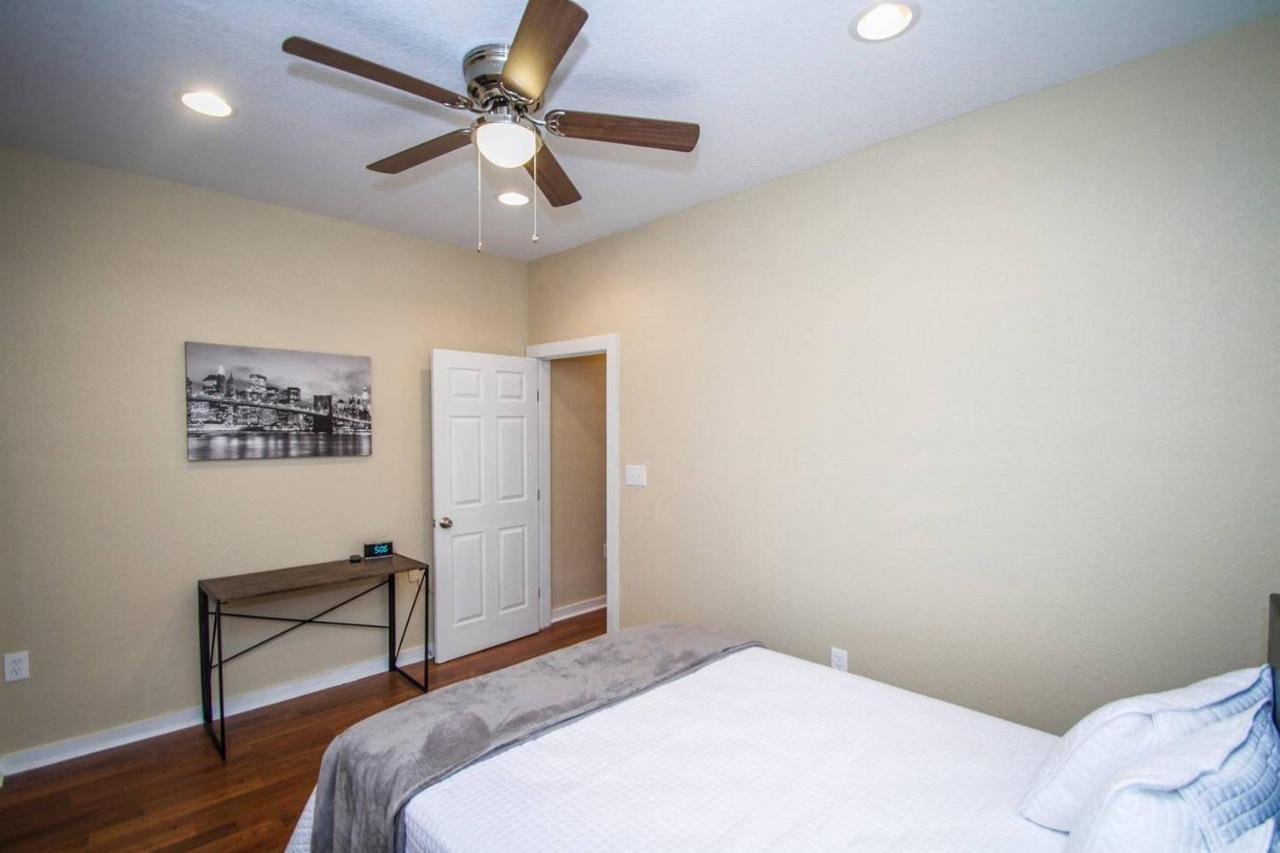 شقة Hackberry St #A Renovated 2Br/2Ba Near Downtown سان أنطونيو المظهر الخارجي الصورة