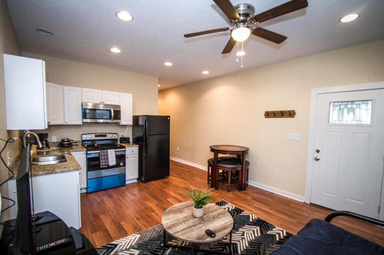 شقة Hackberry St #A Renovated 2Br/2Ba Near Downtown سان أنطونيو المظهر الخارجي الصورة